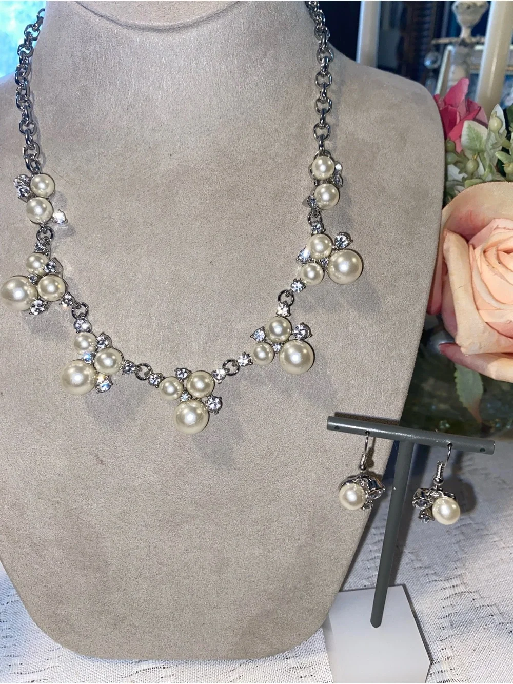 White Pearls Necklace and Earring Set